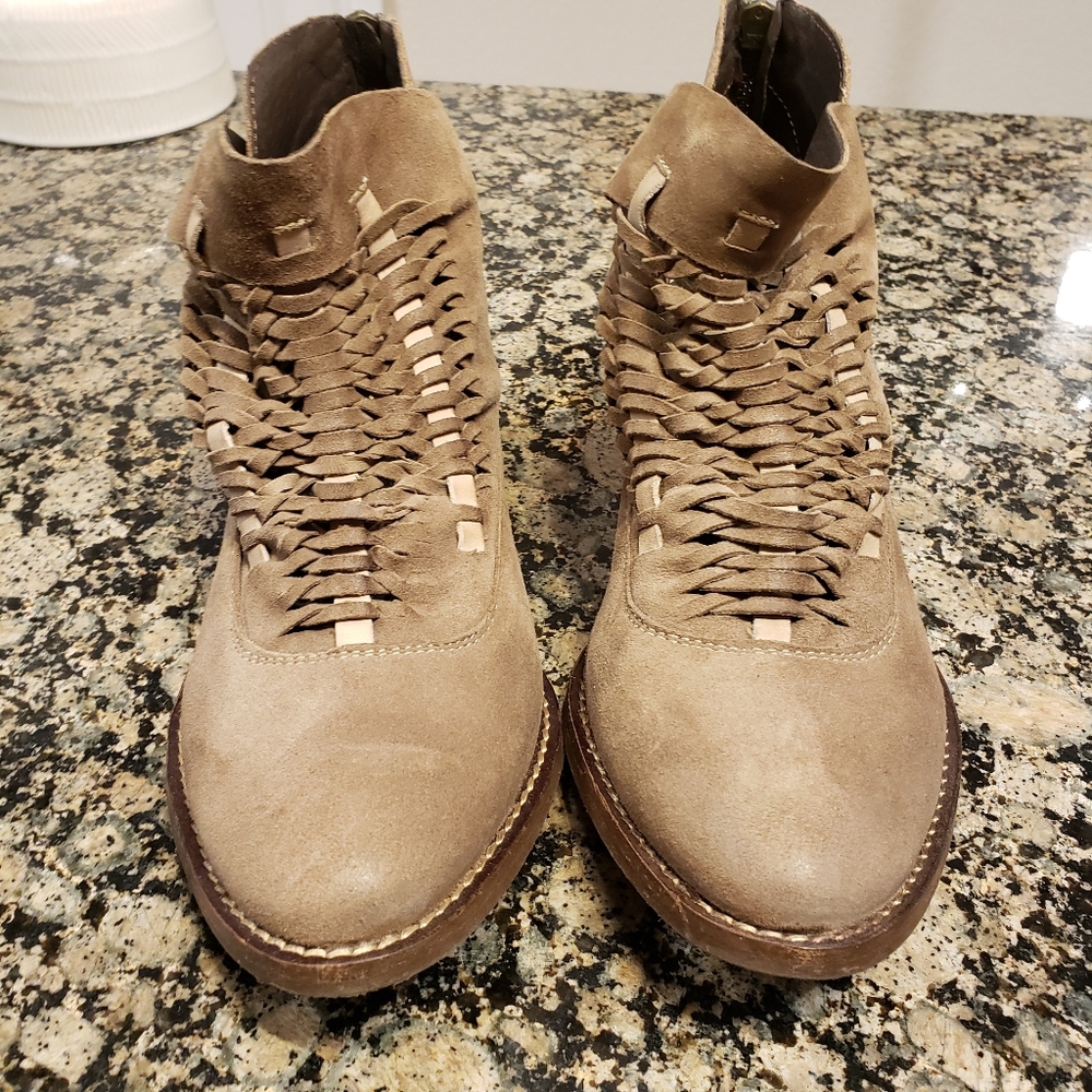 Rebels Light Brown Suede Booties